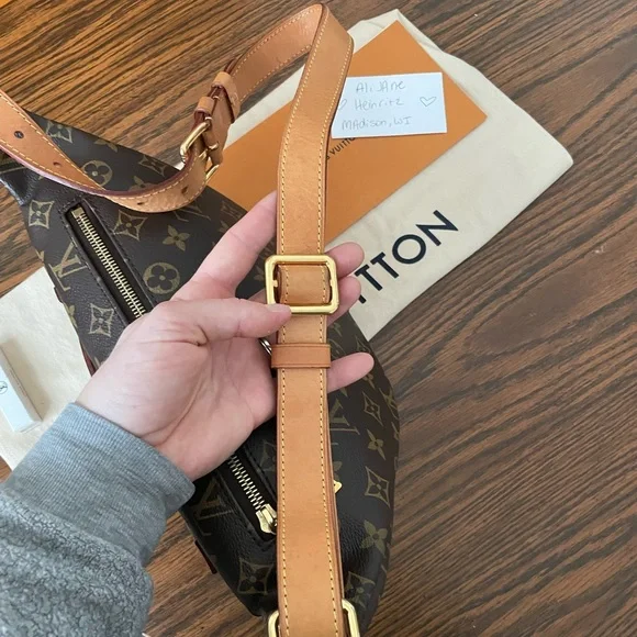 ♥️sold♥️Louis Vuitton classic bumbag monogram - Picture 10 of 16